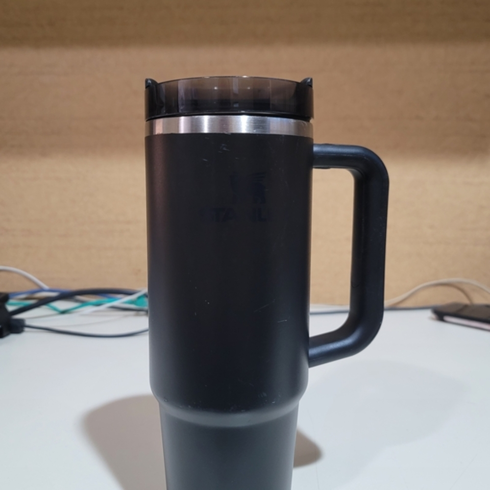 Used‎ Stanley Black Travel Mug with Handle